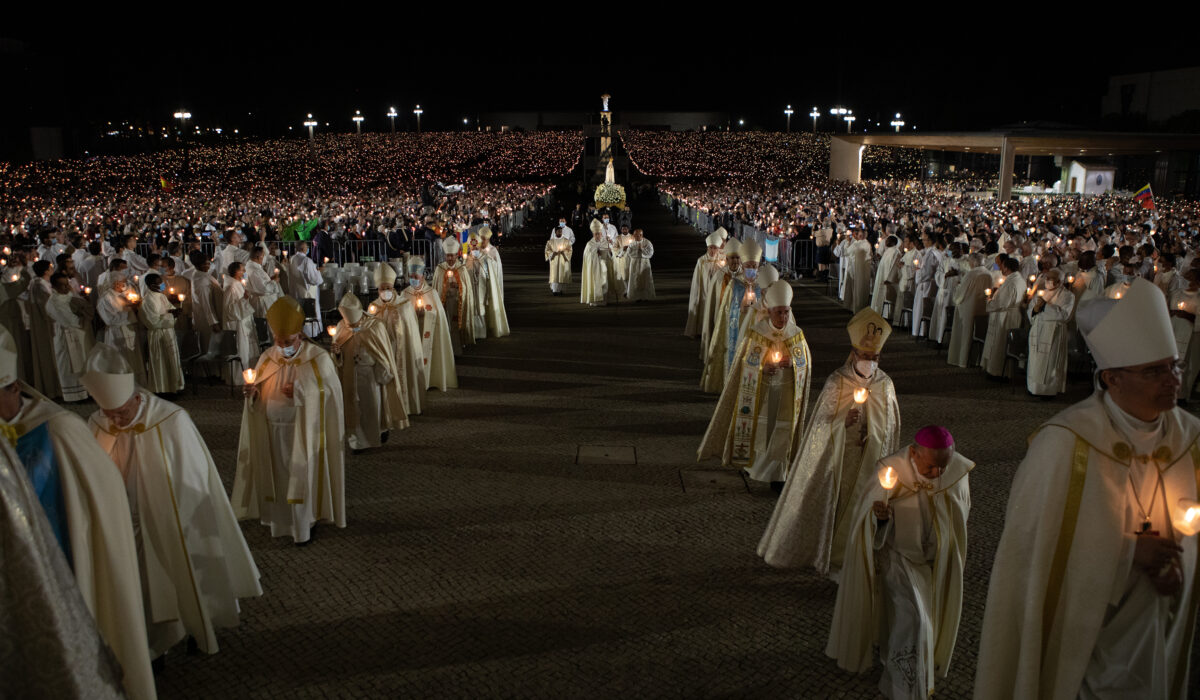 Messa in italiano a Fátima - Processione delle candele