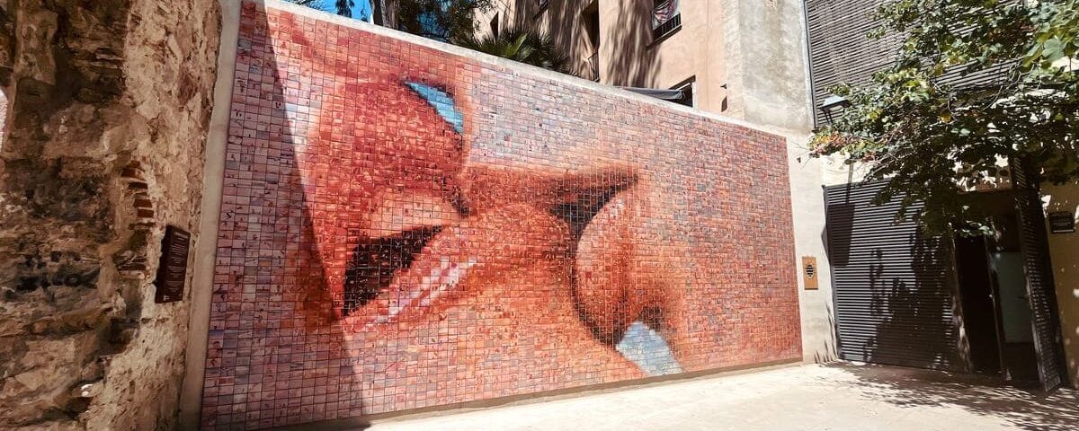 Guida italiana a Barcellona - "Il bacio"