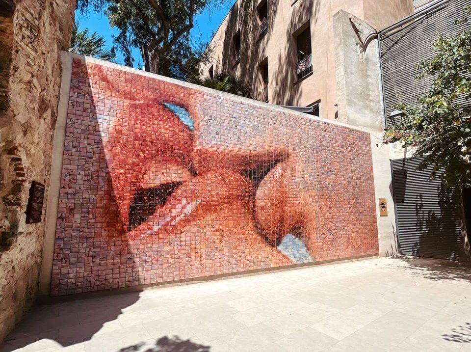Guida italiana a Barcellona - "Il bacio"