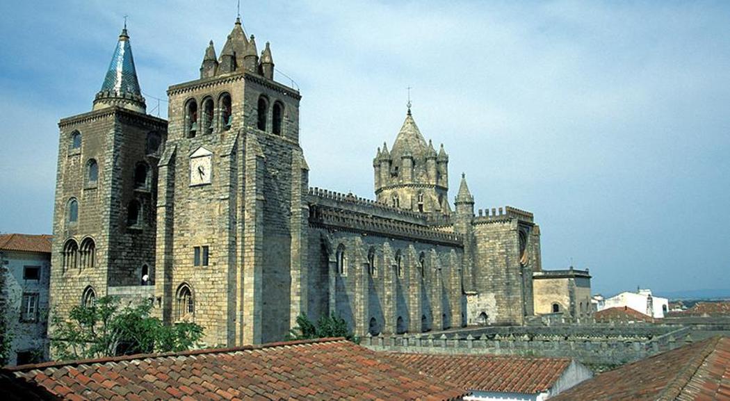 Guida italiana a Évora - Cattedrale
